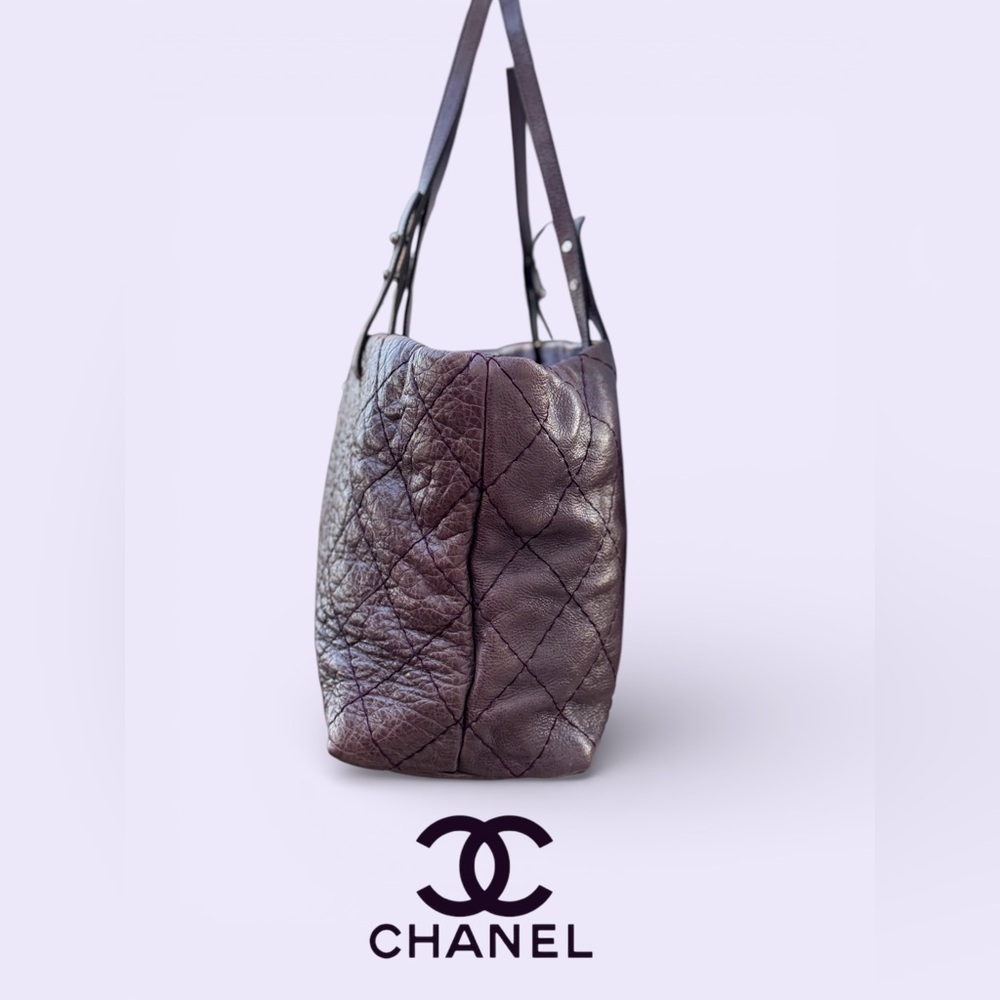 CHANEL On The Road Tote Shoulder Bag Purple Glazed
Leather Silver Hardware WOW! - Picture 5 of 14